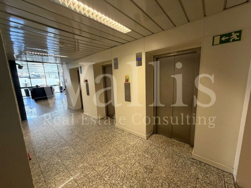 L'establiment comercial a Sacavem, Lisbon - foto 4