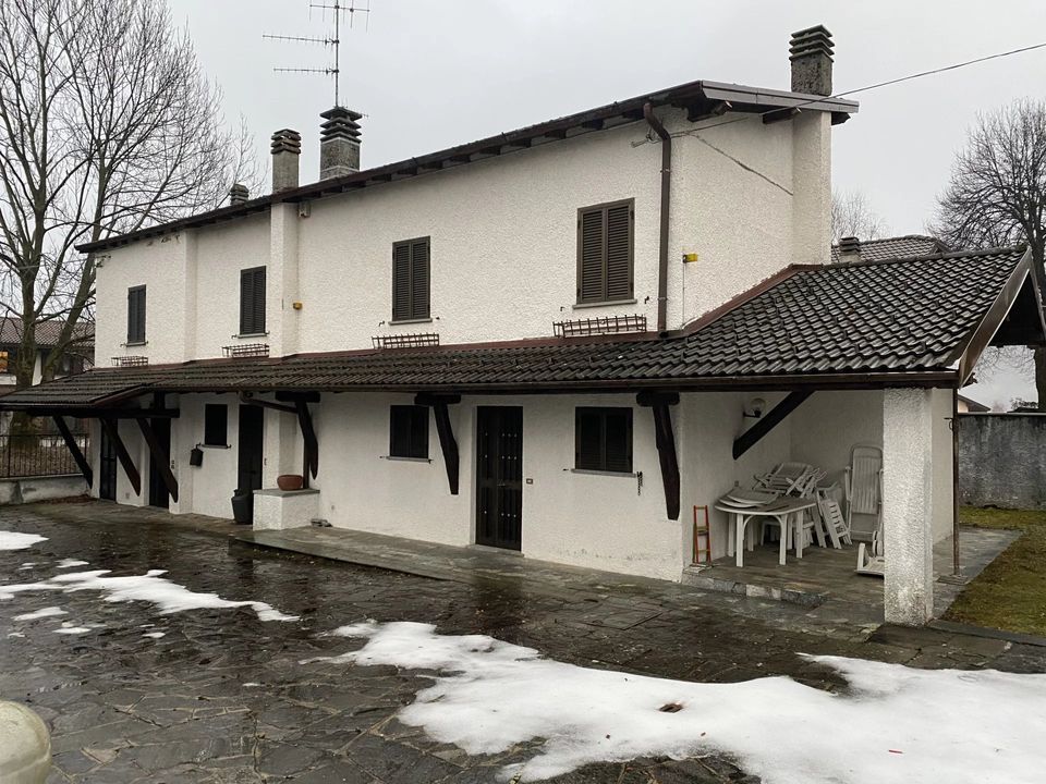 Villa a Alta Valle Intelvi, Como - foto 1