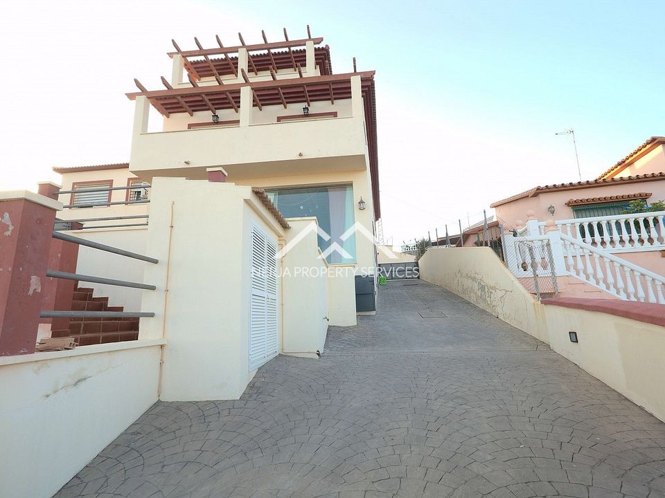 Villa i Almayate Alto, Malaga - foto 1