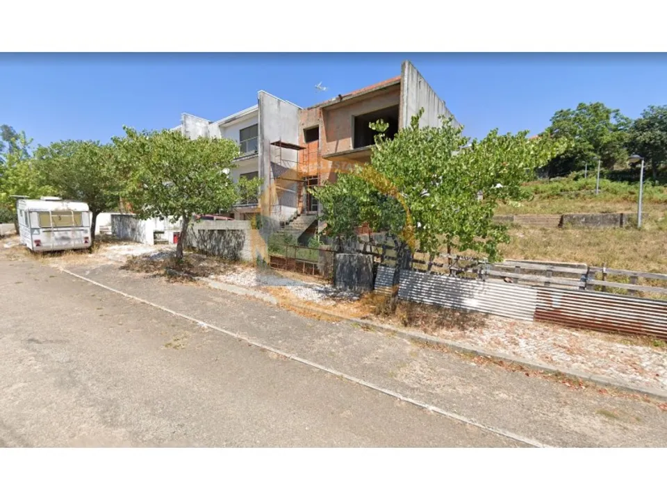 Helårsgrund i Vila de Cucujaes, Aveiro - foto 1