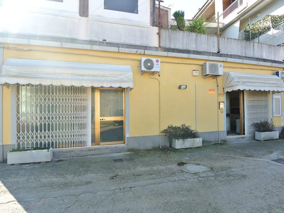 Erhvervsejendom i Montesilvano Marina, Pescara - foto 1