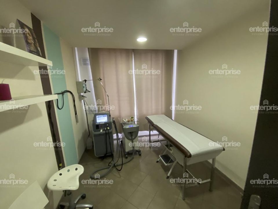 Erhvervsejendom i Le Plessis-Belleville, Oise - foto 2