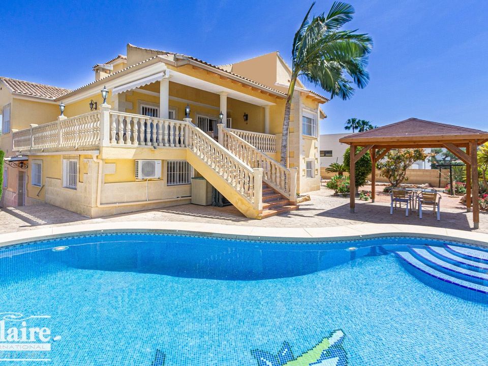 Villa i Alfaz del Pi, Alicante - foto 1