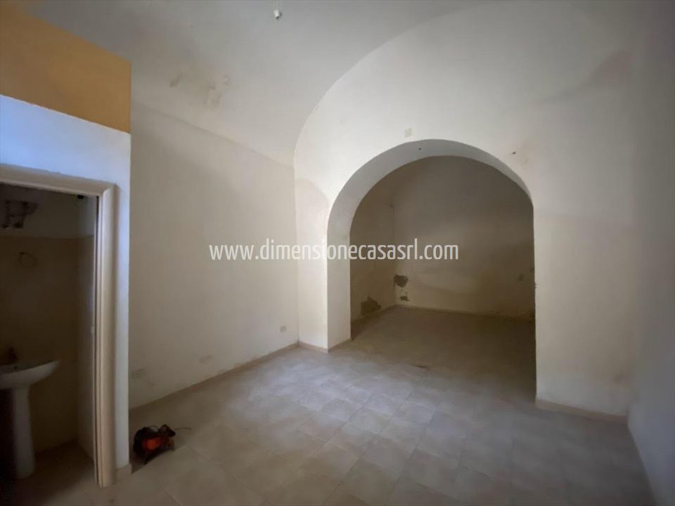 Erhvervsejendom i Caltanissetta, Caltanissetta - foto 3