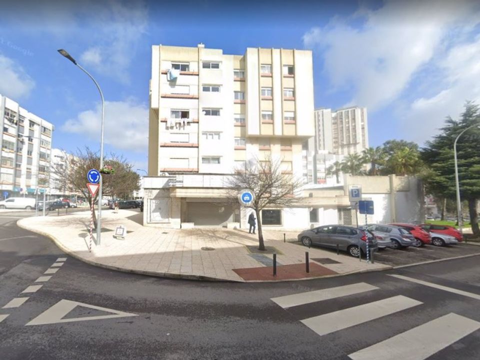 Erhvervsejendom i Alges, Lisbon - foto 2