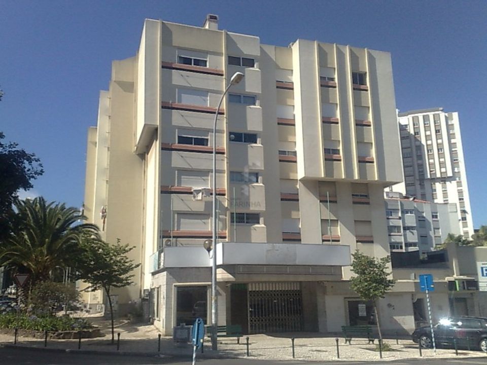 Erhvervsejendom i Alges, Lisbon - foto 3