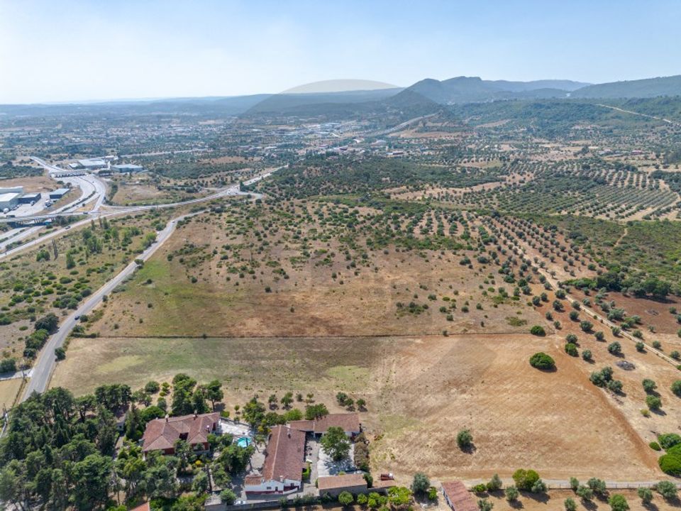 Helårsgrund i Torres Novas, Santarem - foto 1