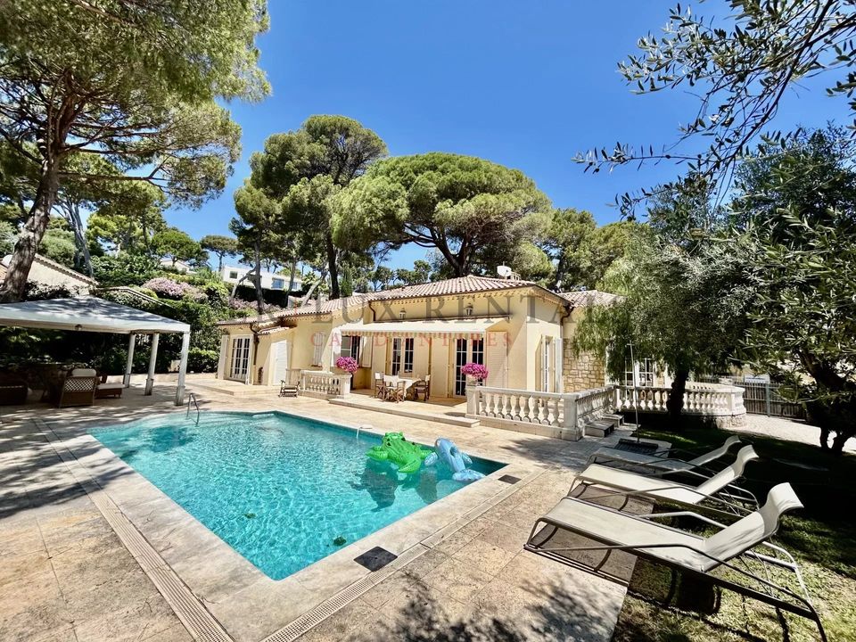 Villa i Antibes, Alpes-Maritimes - foto 1