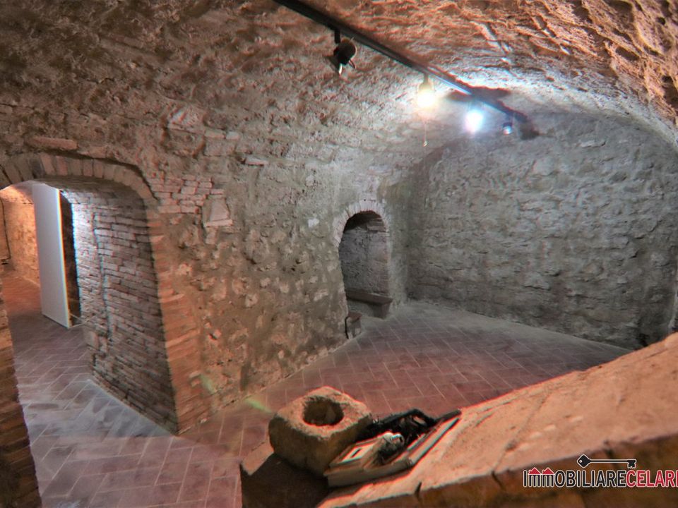 Erhvervsejendom i Colle di Val d'Elsa, Siena - foto 2