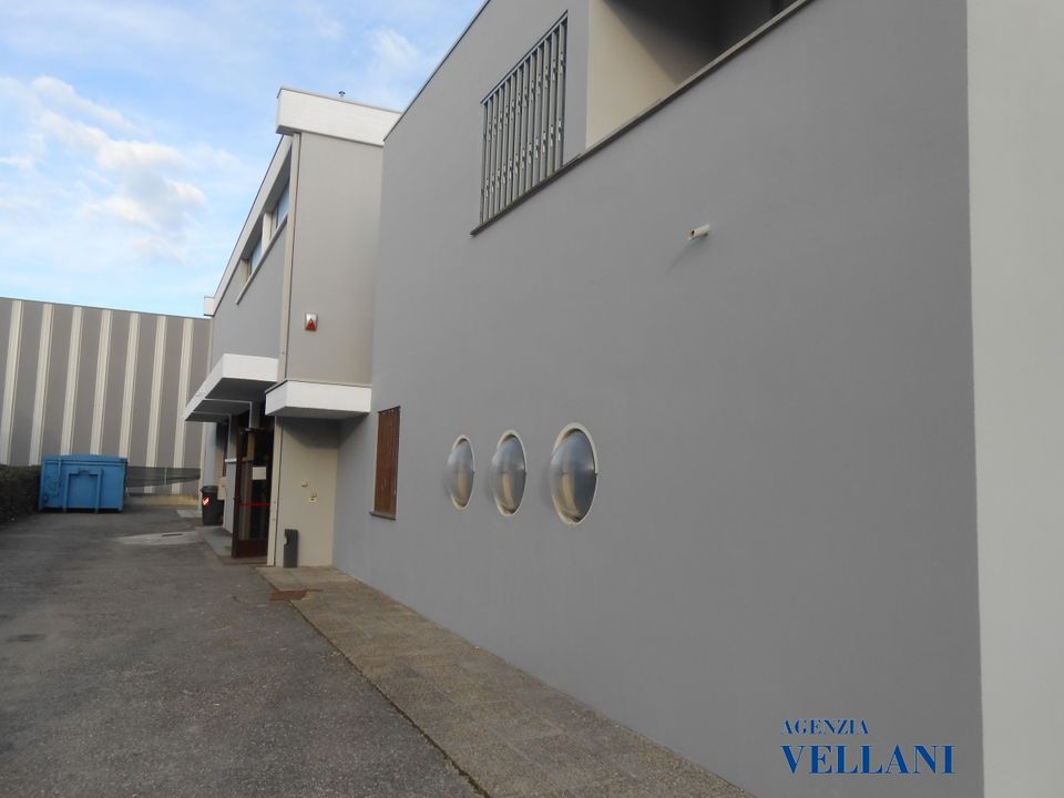 L'establiment comercial a Carpi, Modena - foto 1