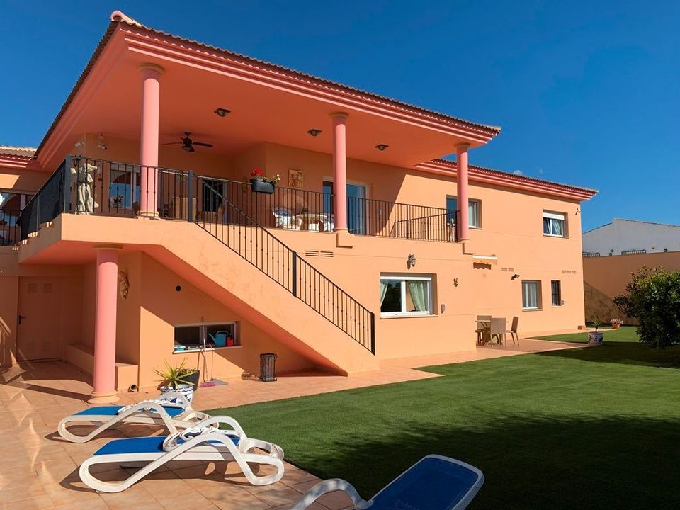 Villa i Alfaz del Pi, Alicante - foto 1