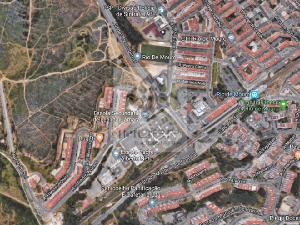 Helårsgrund i Rio de Mouro-Estacao, Lisbon - foto 3