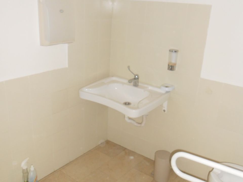 L'establiment comercial a Carpi, Modena - foto 3