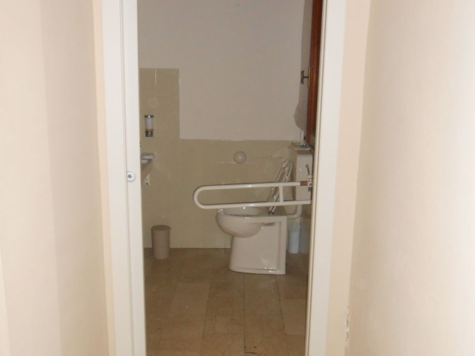 L'establiment comercial a Carpi, Modena - foto 4