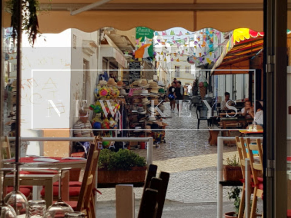 Erhvervsejendom i Alvor, Faro - foto 1