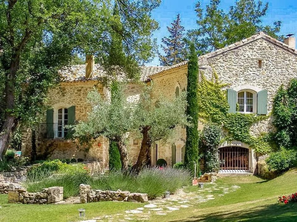 Villa in L'Isle-sur-la-Sorgue, Vaucluse - photo 1