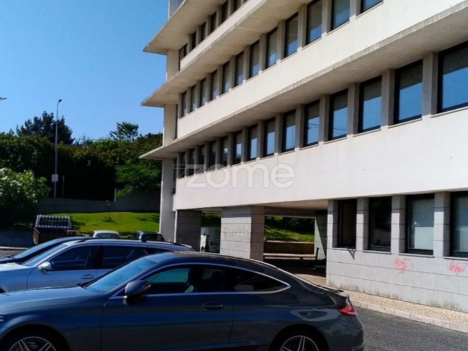 Erhvervsejendom i Massama, Lisbon - foto 1