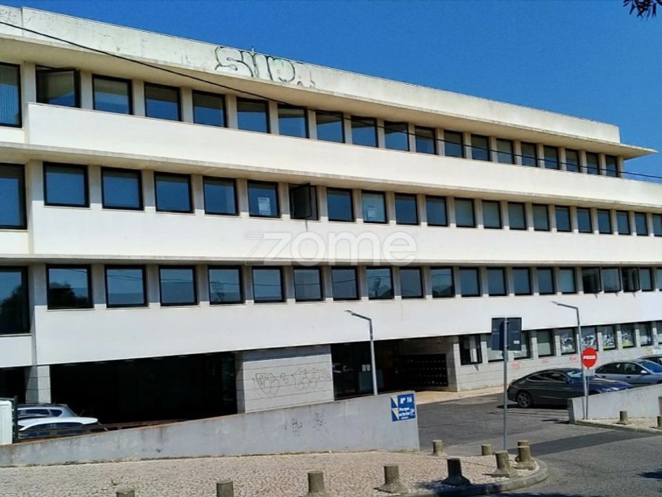 Erhvervsejendom i Massama, Lisbon - foto 1