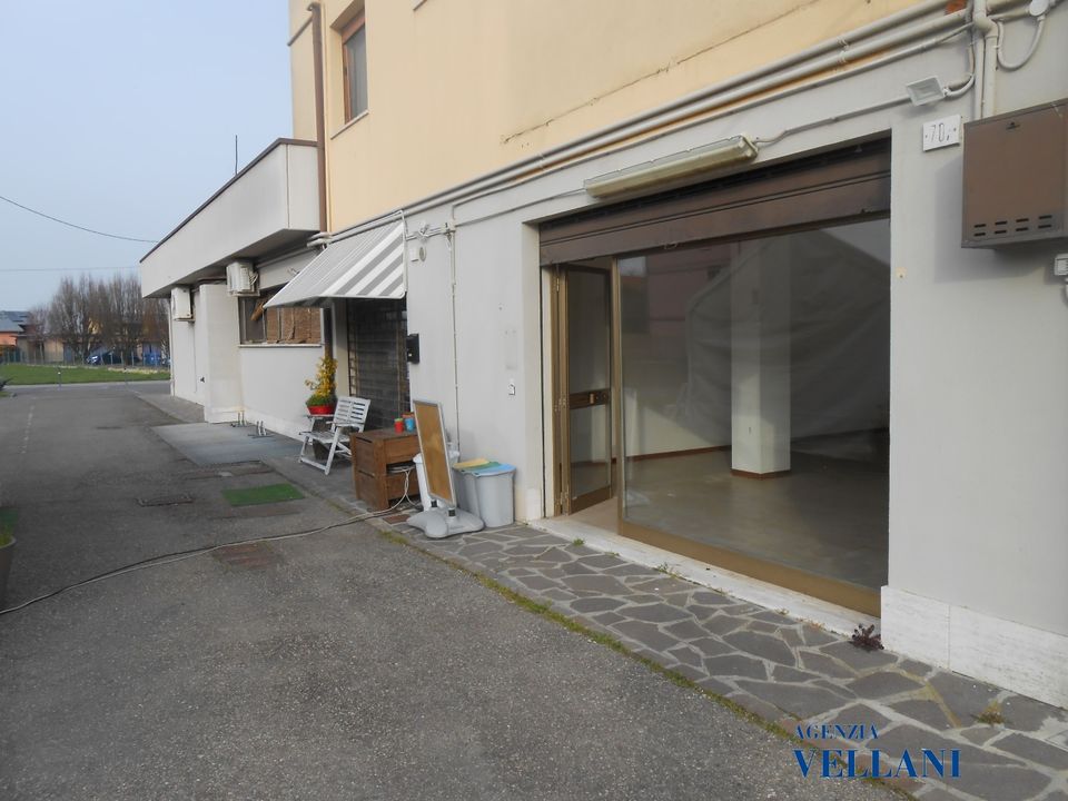 Erhvervsejendom i Carpi, Modena - foto 1