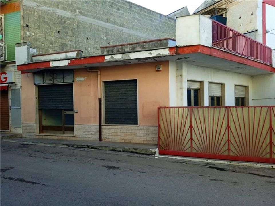 Erhvervsejendom i San Nicandro Garganico, Foggia - foto 1