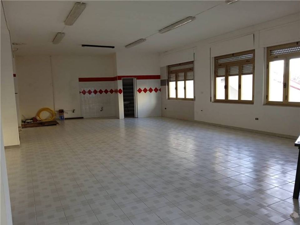 Erhvervsejendom i San Nicandro Garganico, Foggia - foto 3