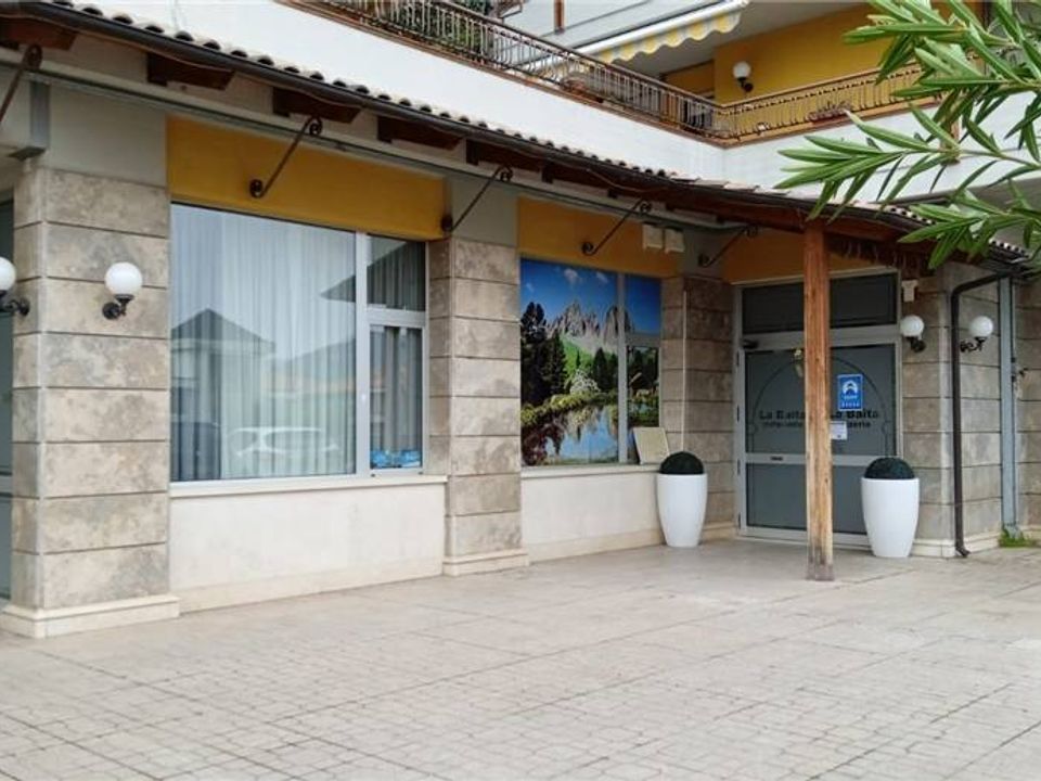 Erhvervsejendom i San Nicandro Garganico, Foggia - foto 1