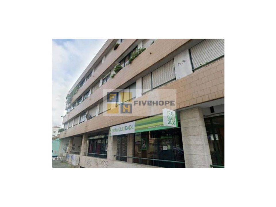 Erhvervsejendom i Barreiro, Setubal - foto 1