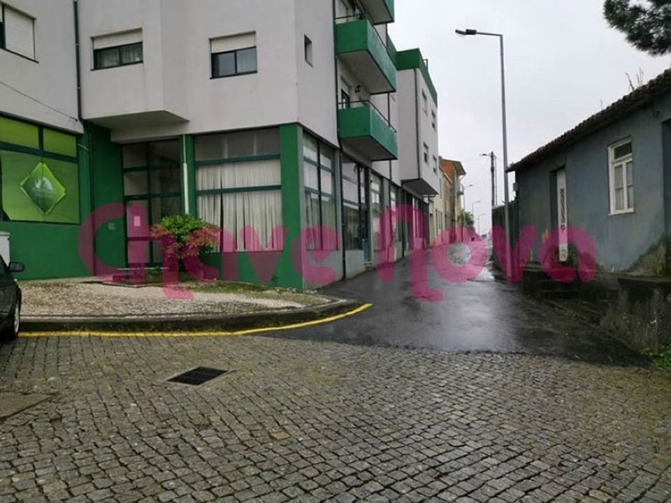 Erhvervsejendom i Sao Joao da Madeira, Aveiro - foto 1