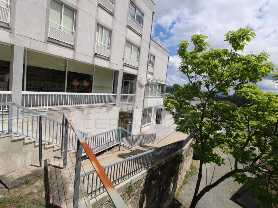 Erhvervsejendom i Fervenca, Braga - foto 1
