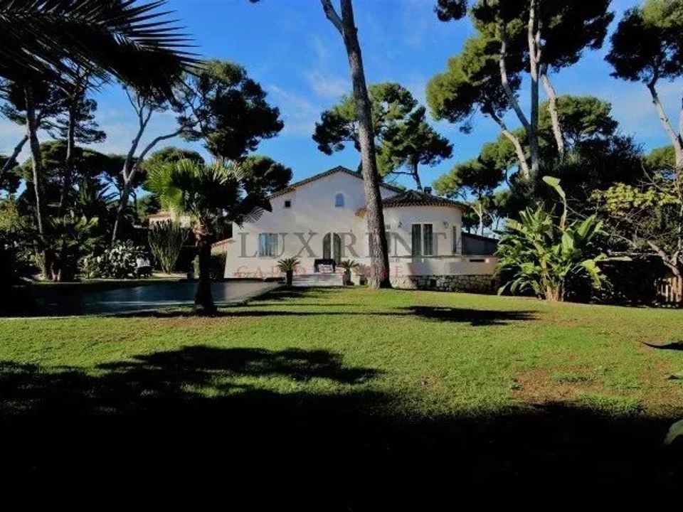 Villa i Antibes, Alpes-Maritimes - foto 1