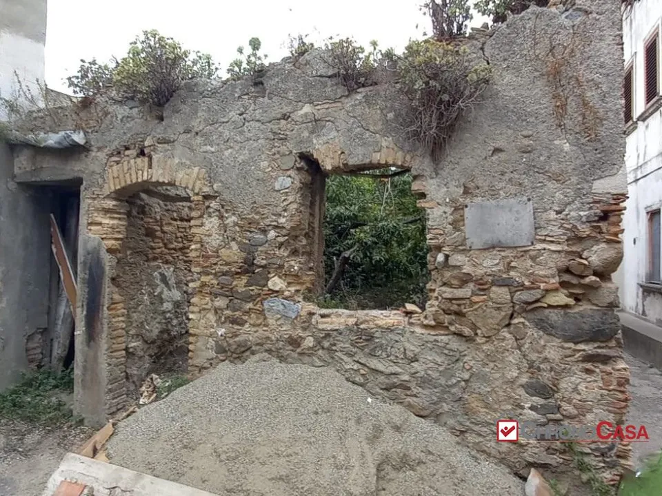 Landejendom i Messina, Messina - foto 1