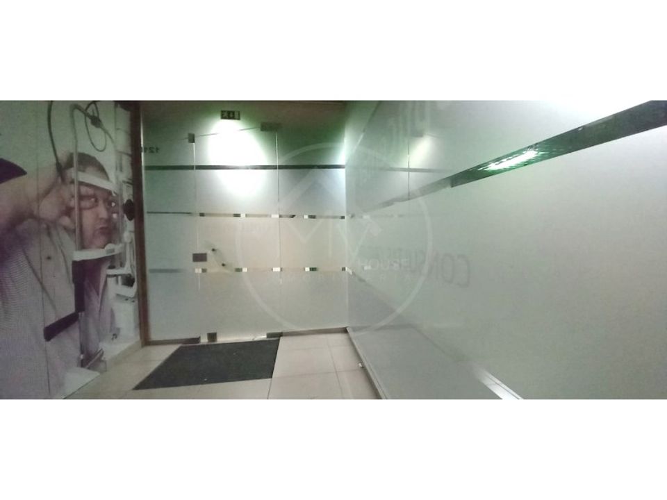 Commercial property in Felgueiras, Porto - photo 2