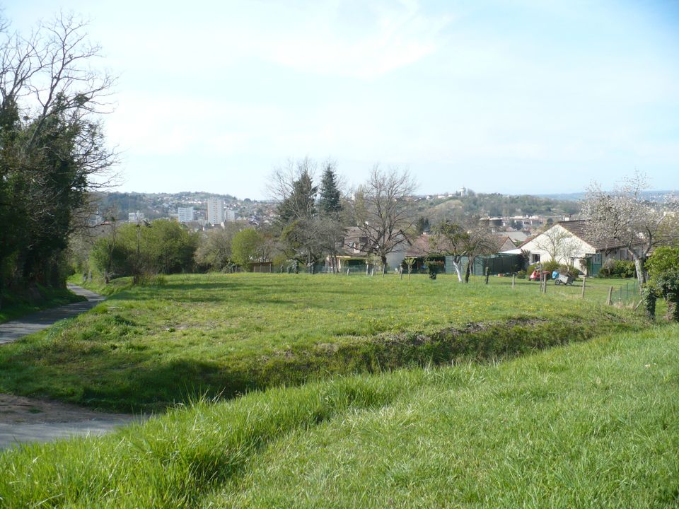 Helårsgrund i Cusset, Allier - foto 1