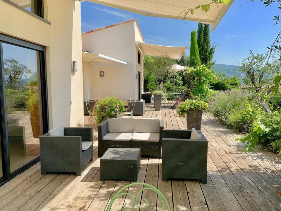 Erhvervsejendom i Tourrettes-sur-Loup, Alpes-Maritimes - foto 2