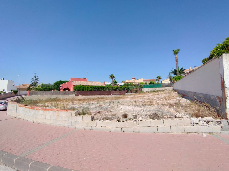 Helårsgrund i La Marina, Alicante - foto 1