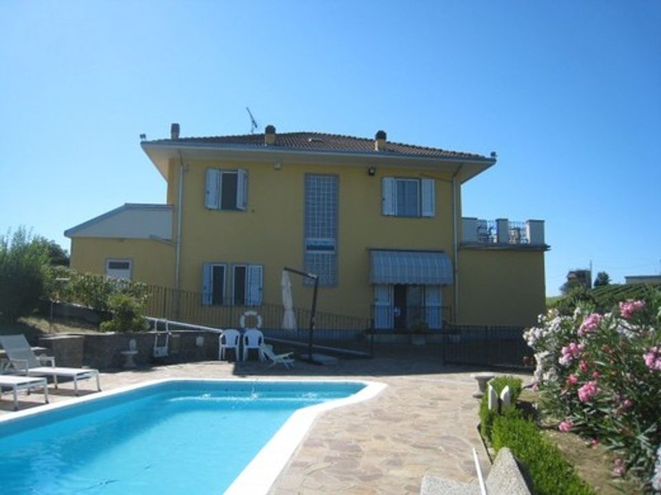 Villa en Govone, Cuneo - foto 1