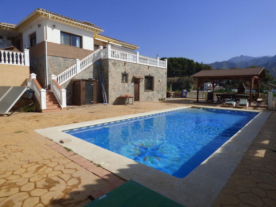 Villa i Nerja, Malaga - foto 1