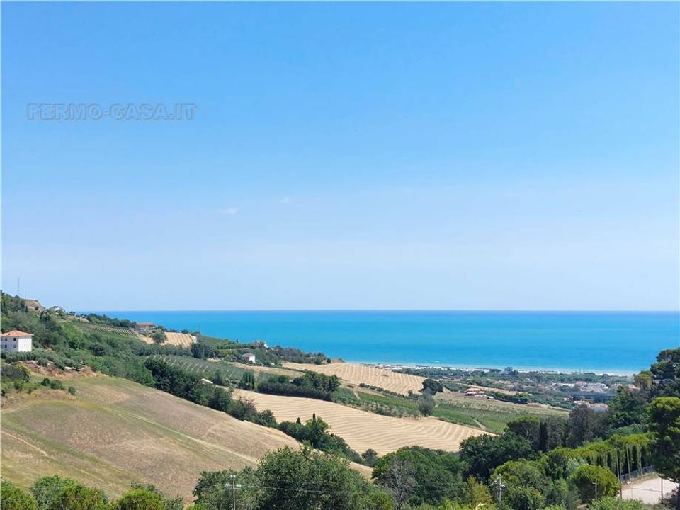 Landejendom i Fermo, Fermo - foto 1