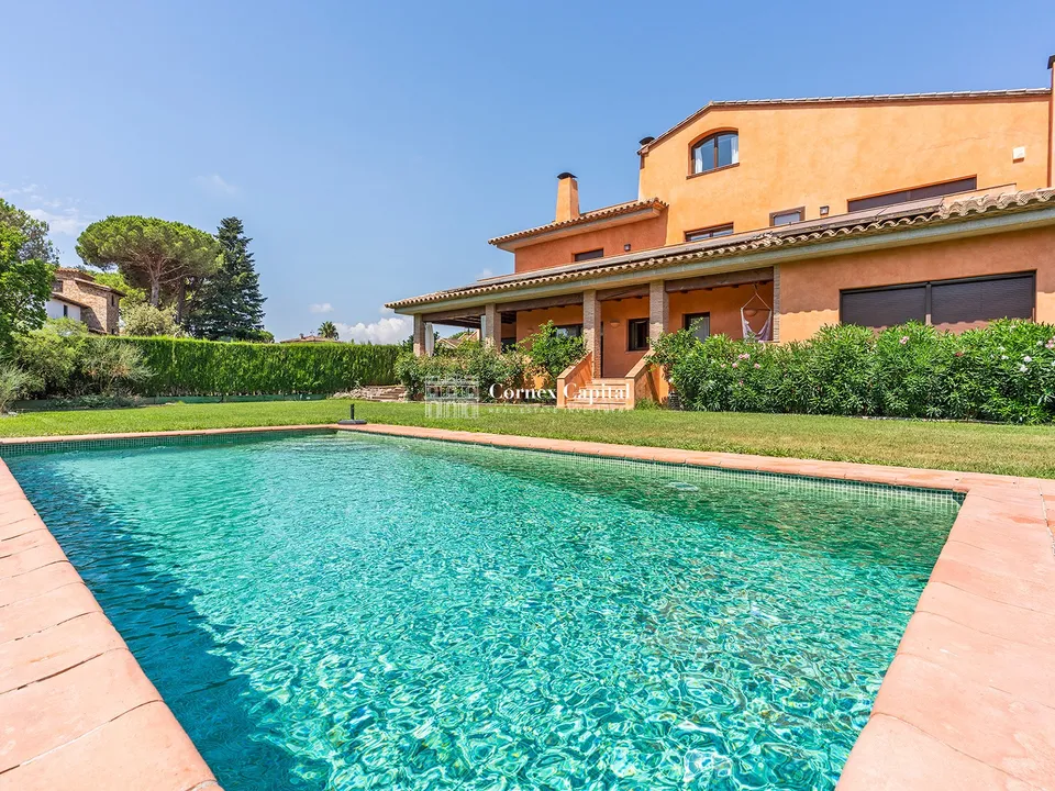 Villa i Mont-Ras, Gerona - foto 1