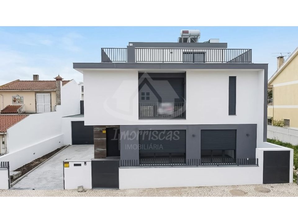 Byhus i Santa Iria de Azoia, Lisbon - foto 1