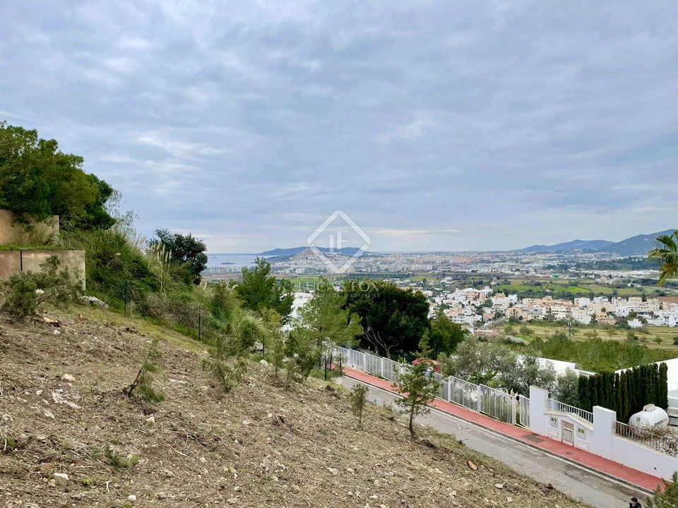 Helårsgrund i Santa Eulalia Del Rio, Ibiza - foto 1