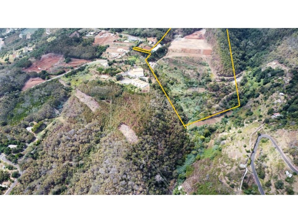 Helårsgrund i Santa Cruz, Madeira - foto 1
