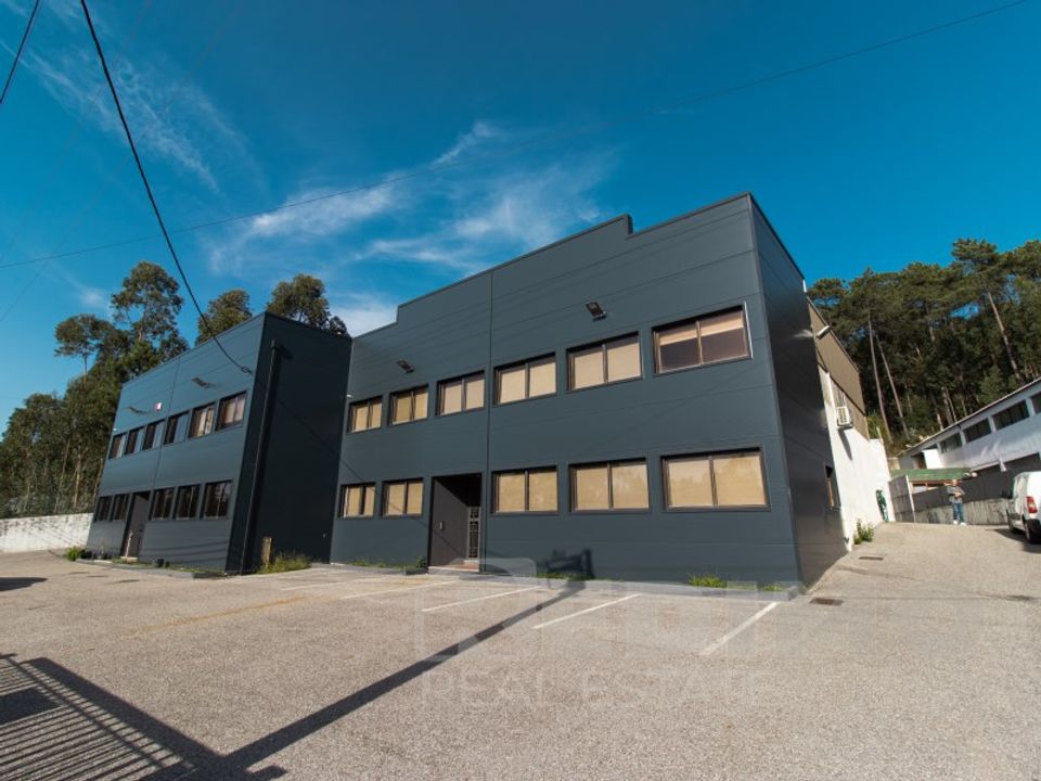 Erhvervsejendom i Nogueira do Cravo e Pindelo, Aveiro - foto 1
