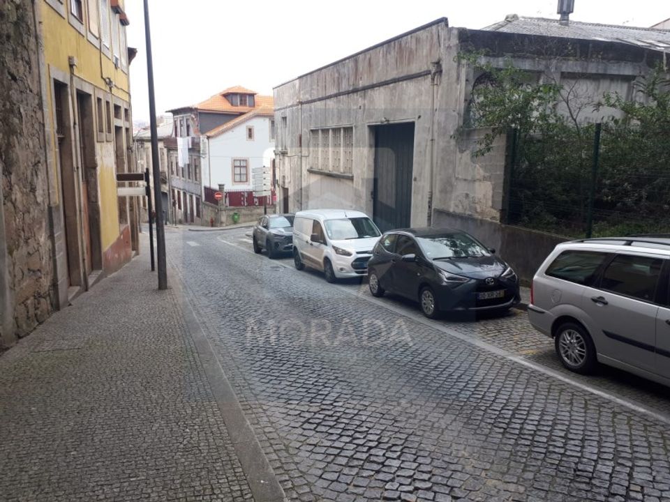 Erhvervsejendom i Santa Marinha do Zezere, Porto - foto 1