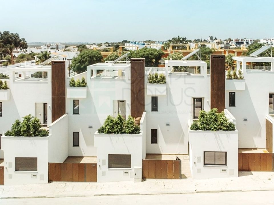 Villa - Moncarapacho, Faro - photo 1