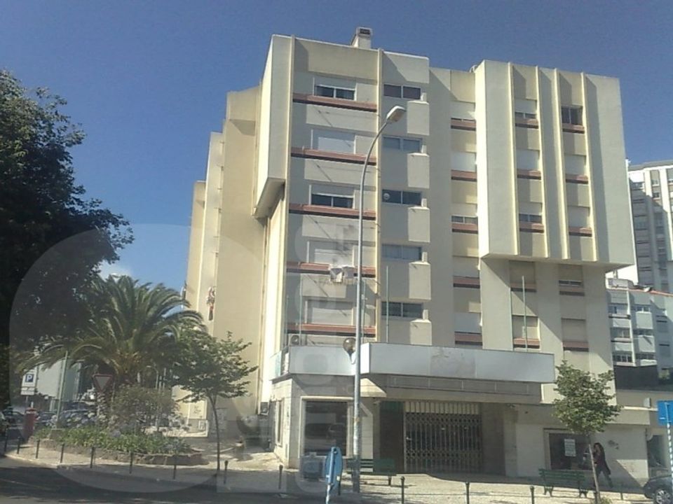Erhvervsejendom i Alges, Lisbon - foto 2