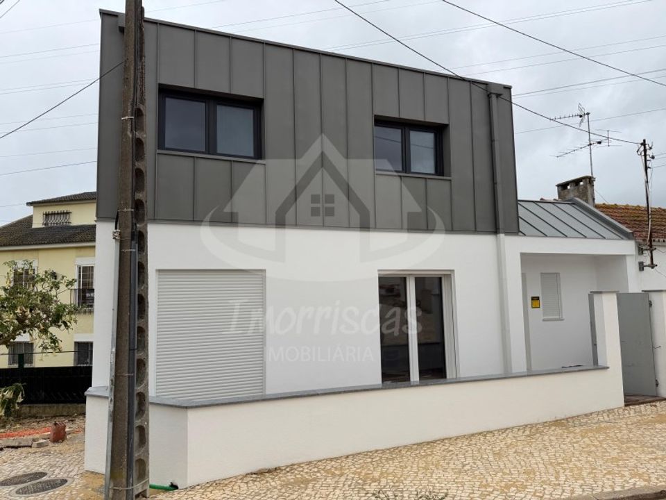 Byhus i Santa Iria de Azoia, Lisbon - foto 1