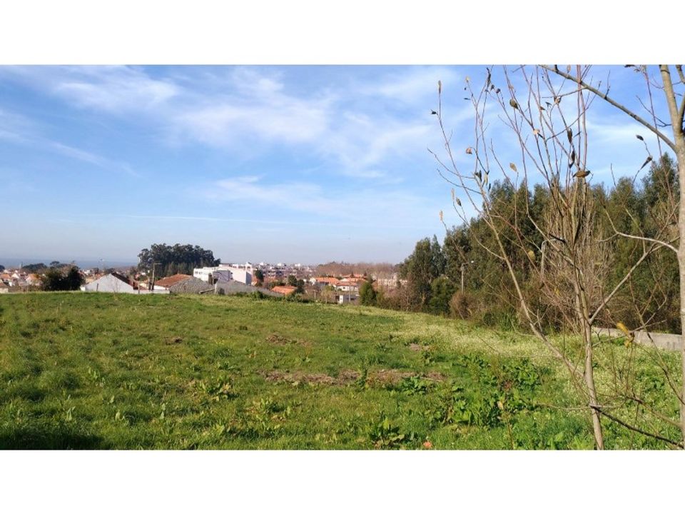 Helårsgrund i Gulpilhares e Valadares, Porto - foto 2