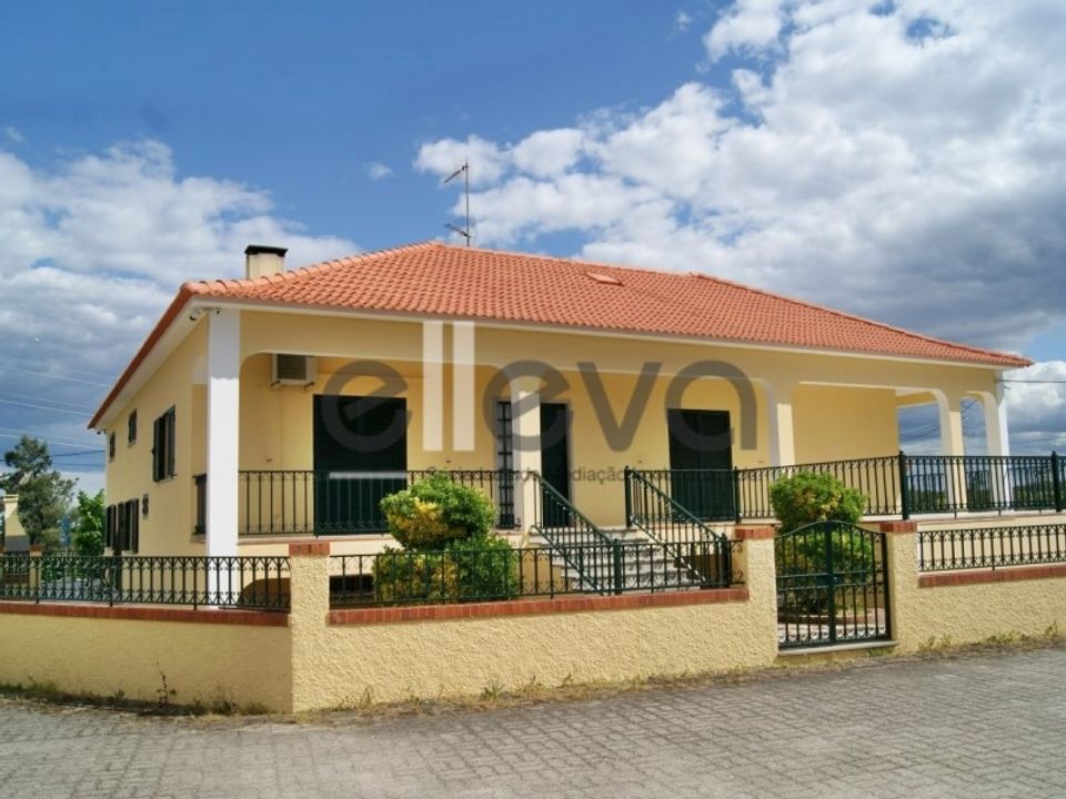 Villa i Castelo Branco, Castelo Branco - foto 1