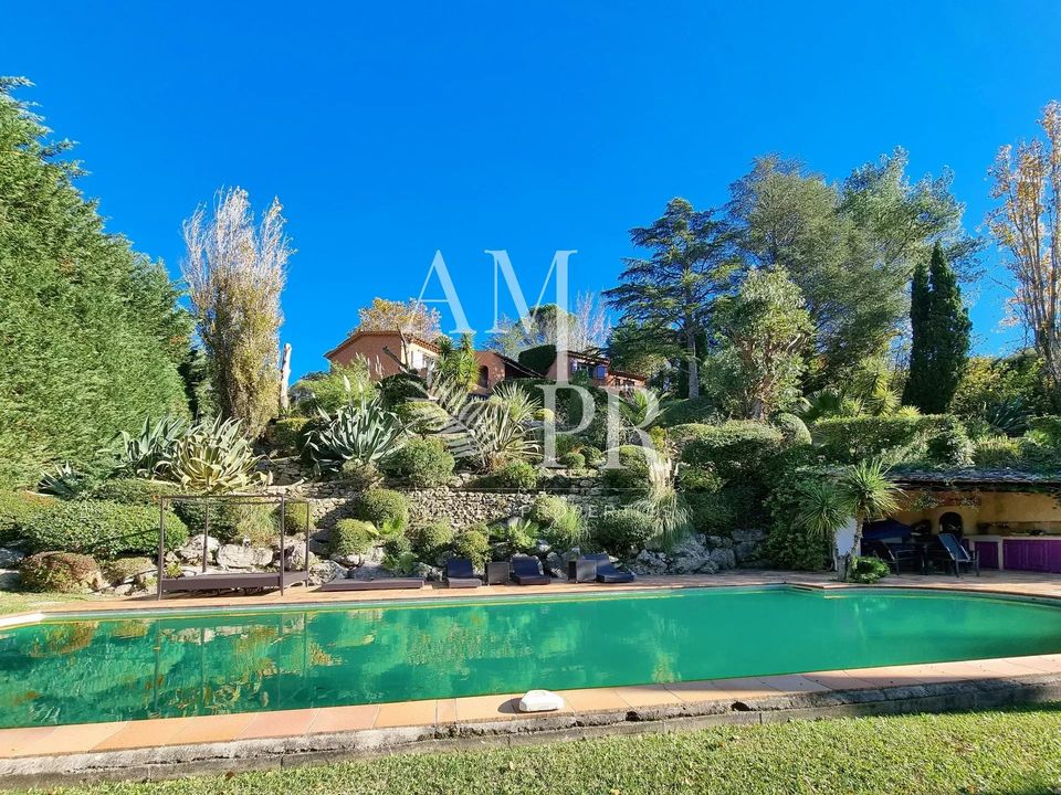 Villa i Mandelieu-la-Napoule, Alpes-Maritimes - foto 1